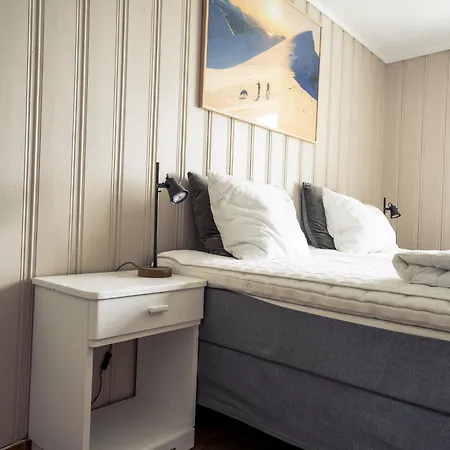 Vertical - Romsdalen Homestay